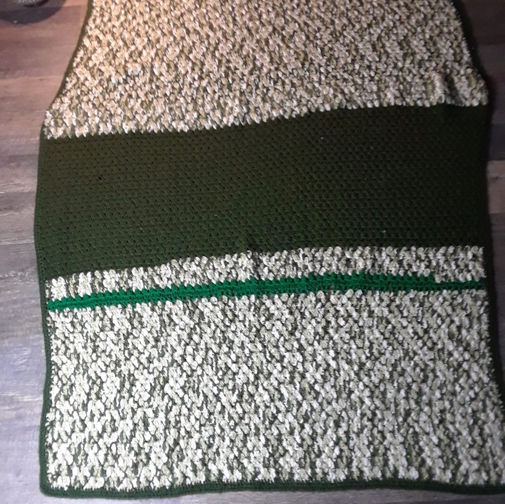 Vitg Afghan Handmade Crochet Throw Blanket Green white tight knit splash 55 x 38